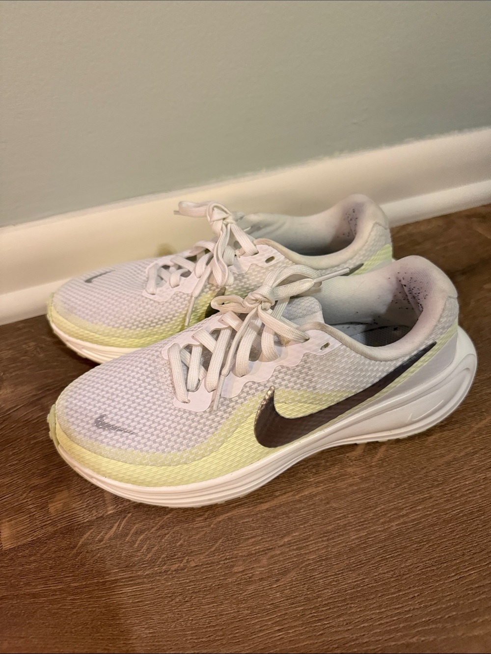 Nike Kids White & Light Yellow Sneakers with Black Swoosh